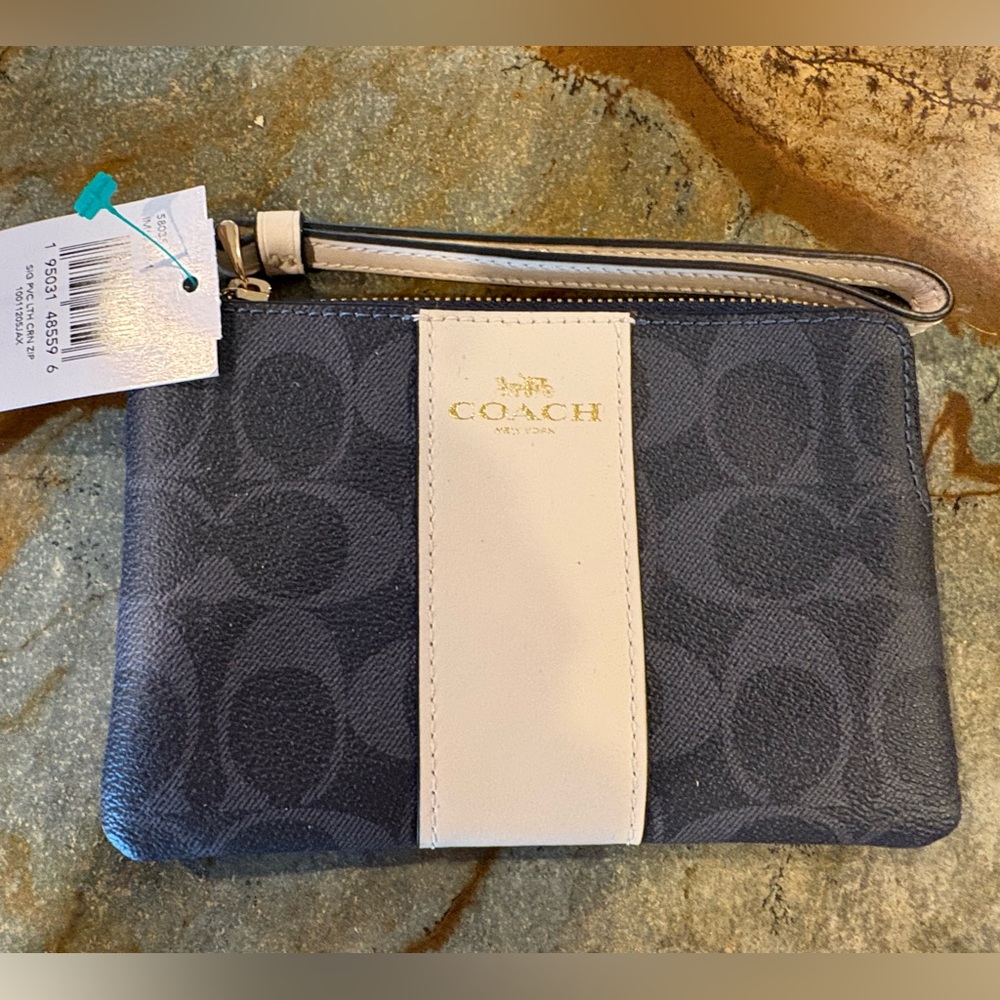 NWT Coach CORNER ZIP Signature WRISTLET F58035 Gray Denim w/ Cream